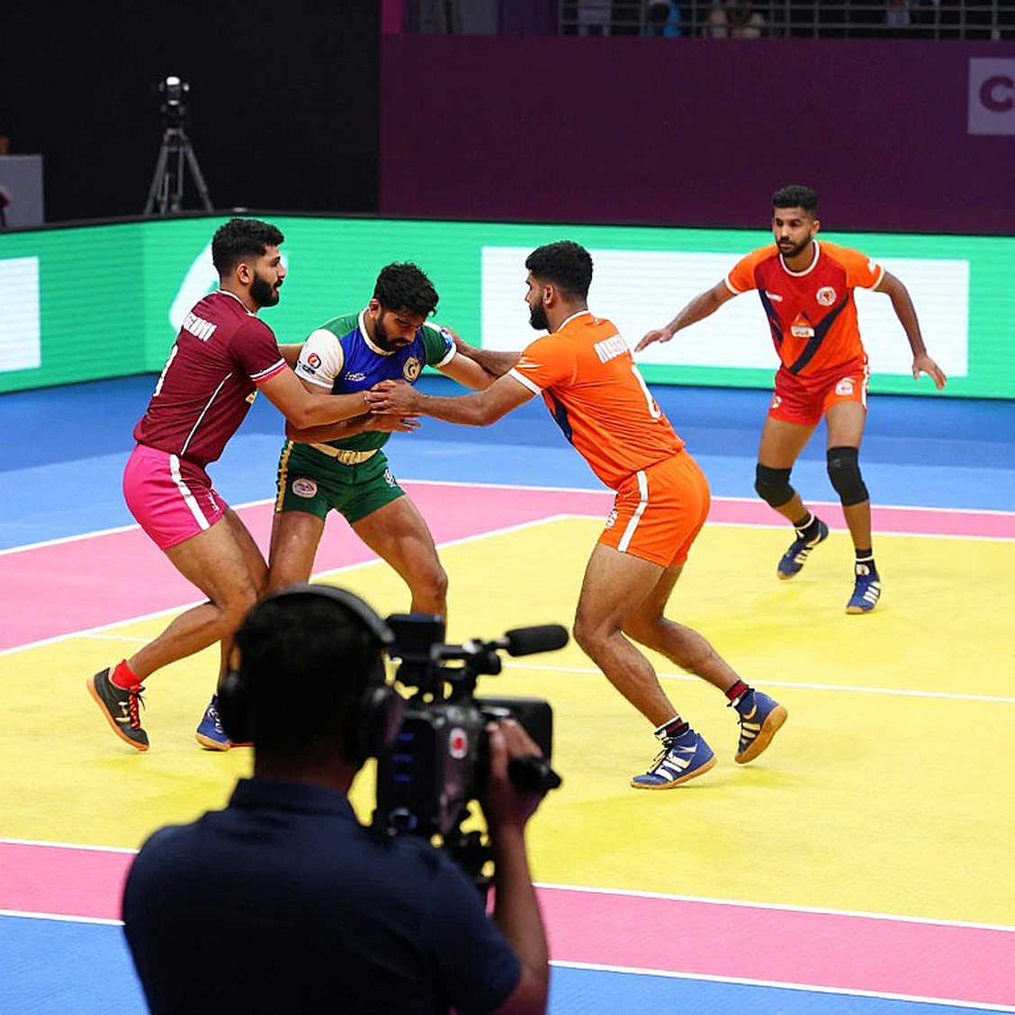 পাওয়ান সেহরাওয়াতের ছয় ফুট লাফ: জাপান যেখানে মাপকাঠি নয়, ইরান সেখানে পরীক্ষা